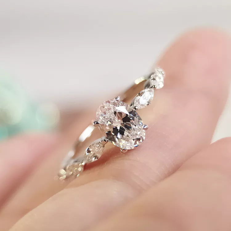 OVAL DIAMOND ENGAGEMENT RING